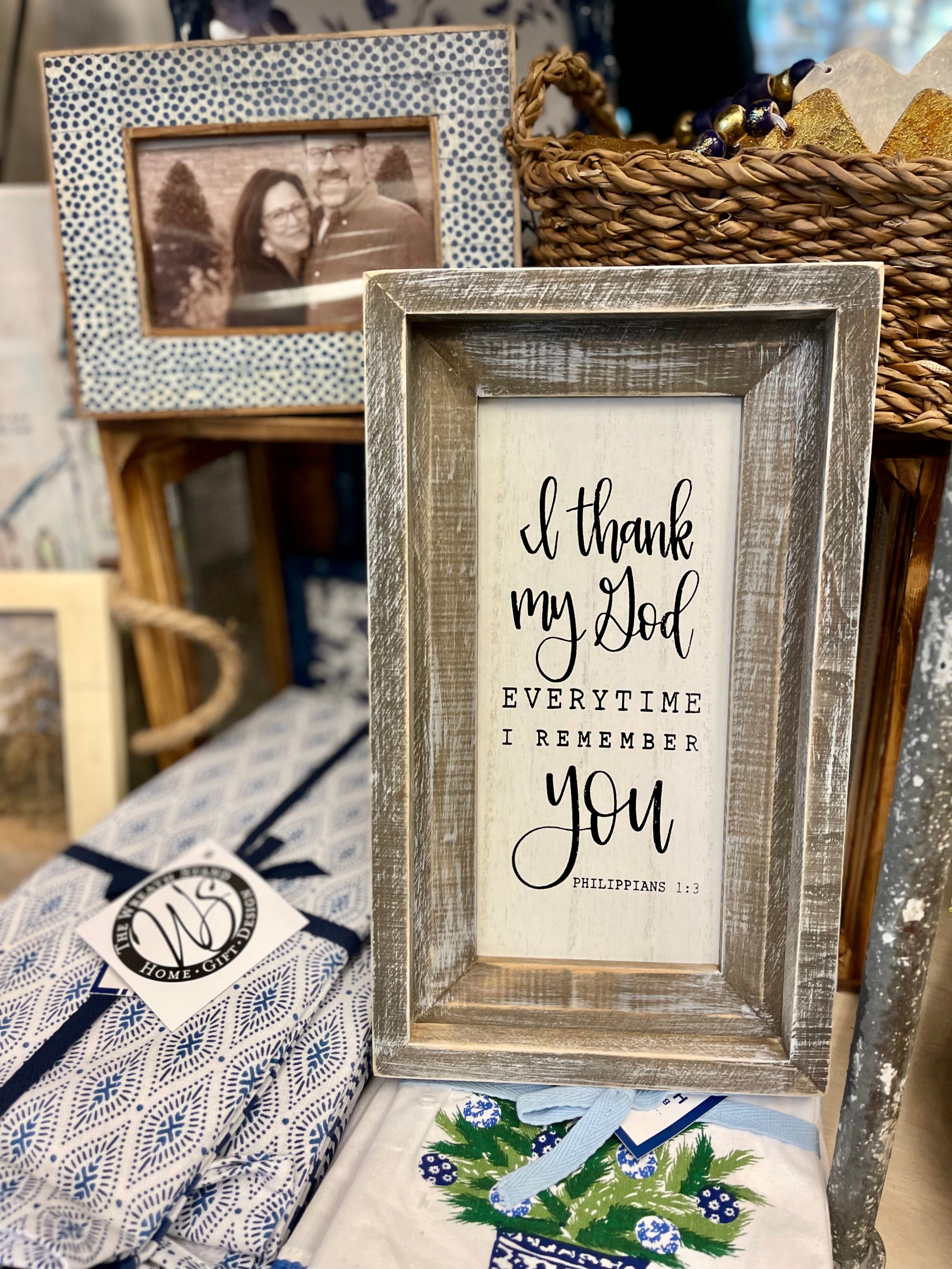 Pause to Give Thanks – The Wreath Stand