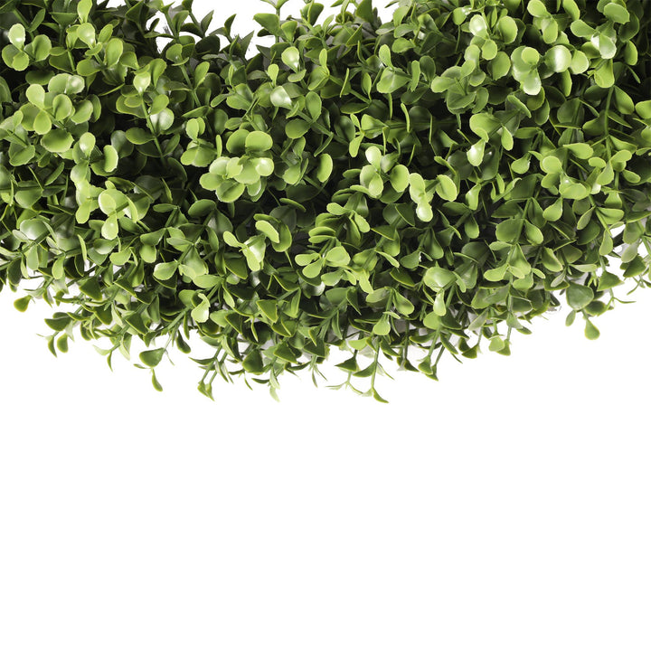 Boxwood Wreath, UV 19"