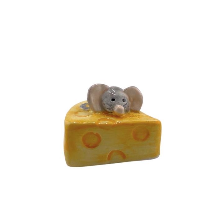 Cheese w/Mouse Charcuterie Topper