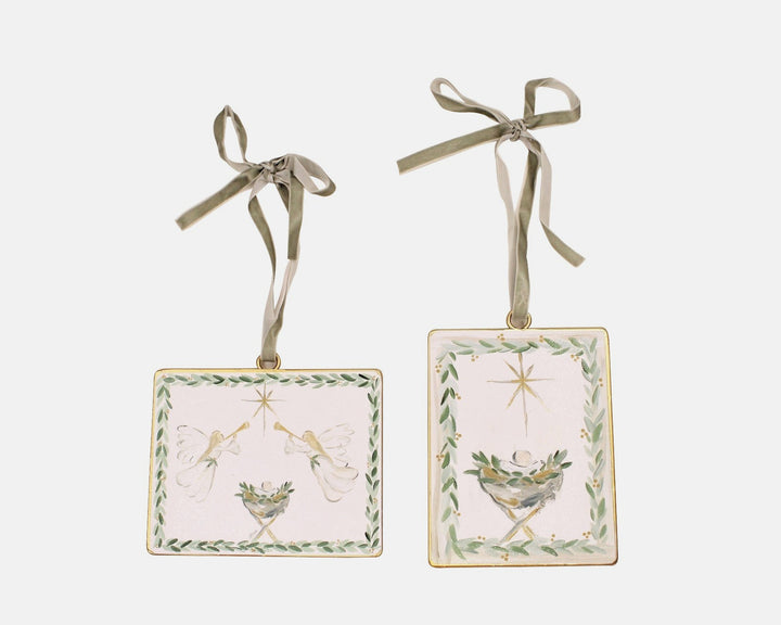 Manger w/Greenery Metal Ornament