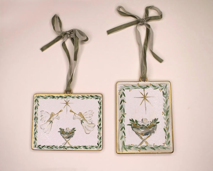 Manger w/Greenery Metal Ornament