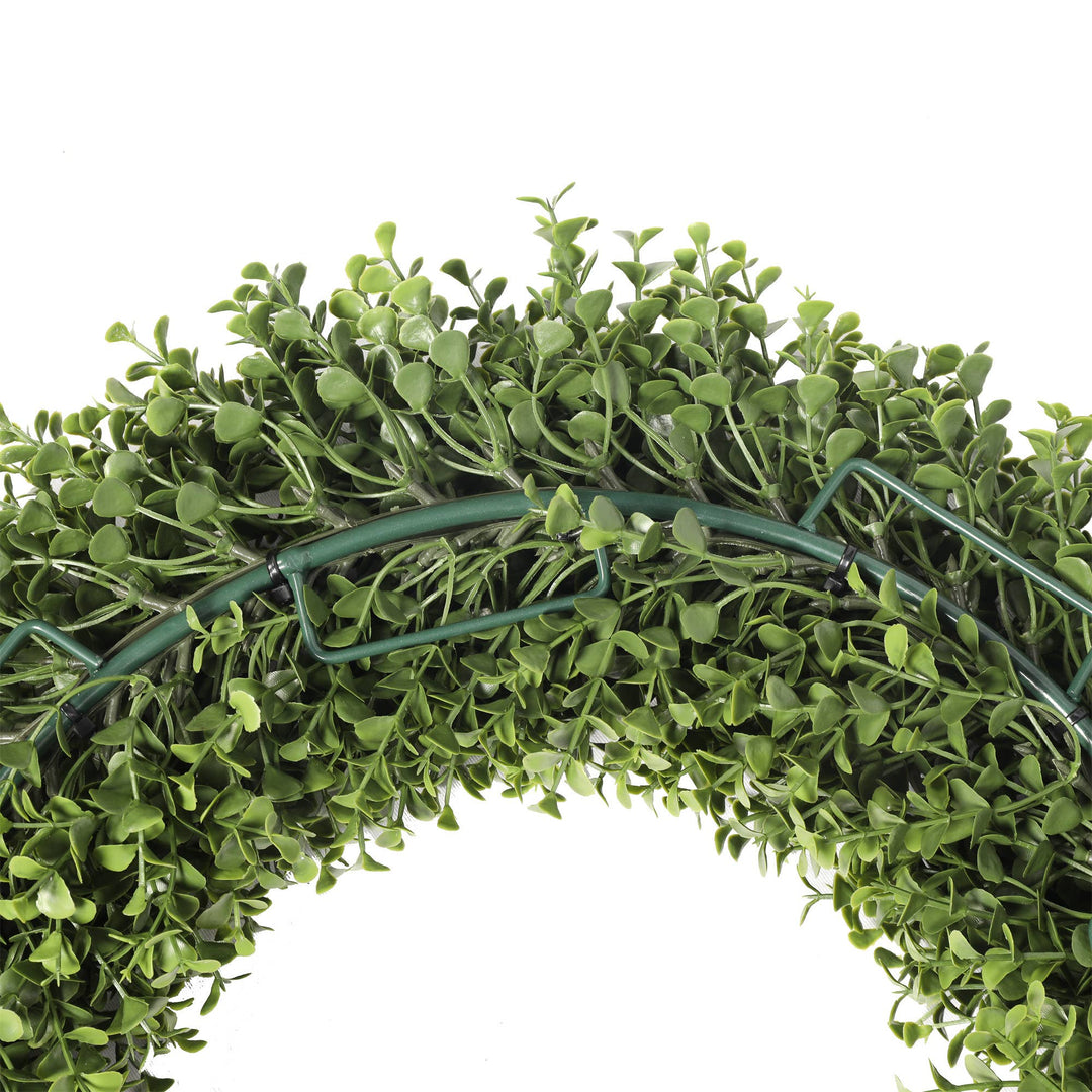 Boxwood Wreath, UV 19"