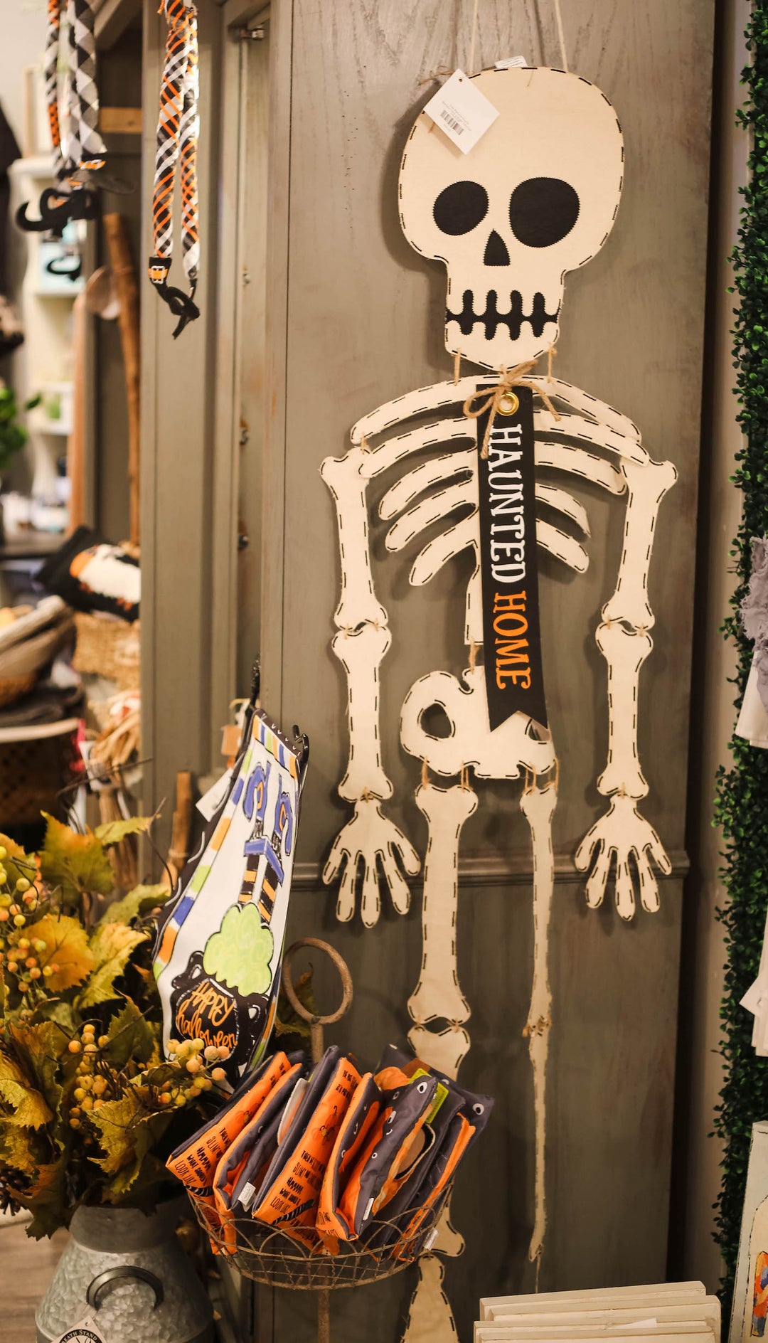 Skeleton Door Hanger Haunted